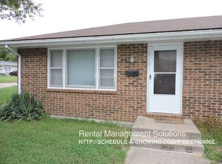 1182 SW Hillsdale St, Topeka, KS 66604
