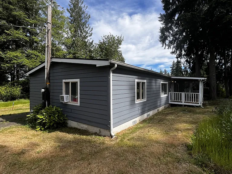101 E Wood Ln — Photo 2