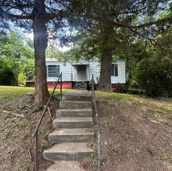 1st image of 1606 W Charles Bussey Ave