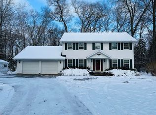 N2087 Bonnie Ln, Marinette, WI 54143