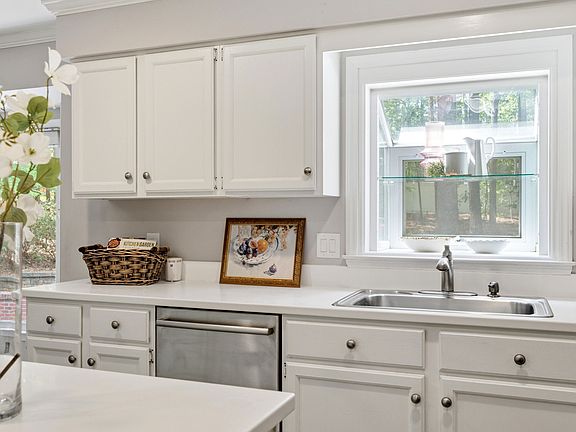 5th image of 8112 Morgans Way