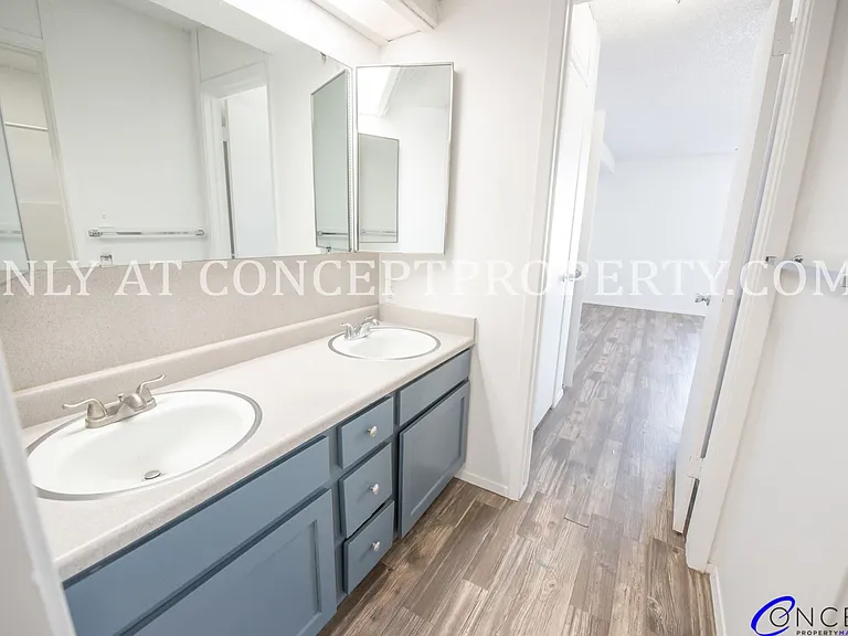 Foothill Terrace — Photo 272