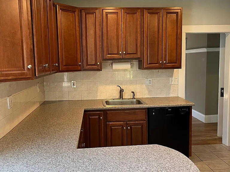 91 Montclair Ave #2 — Photo 15