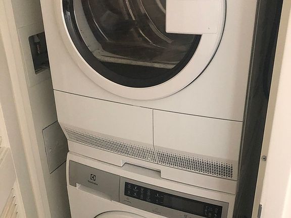 3rd image of 33 Bond St APT 2408