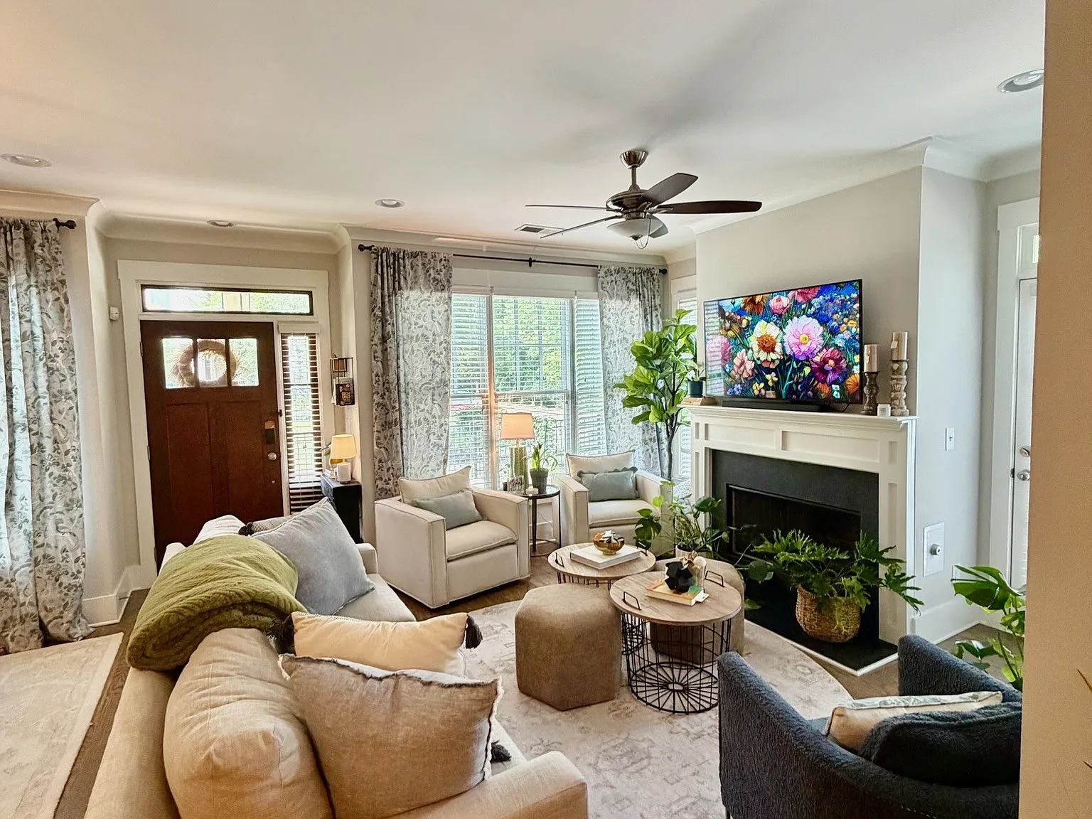 4 bed, 3.5 bath, 3100 sqft, $5,000 — Photo 4