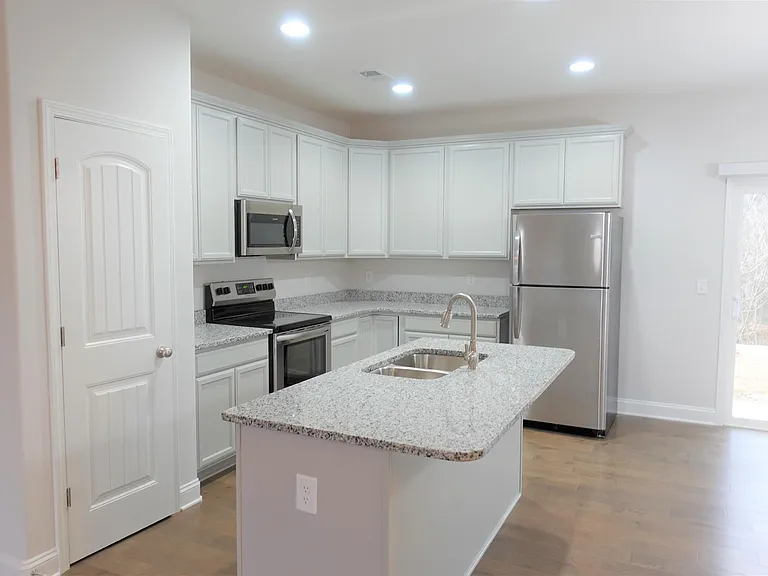 124 Creekland Way — Photo 10