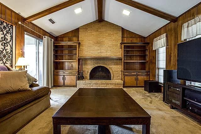 Gas fireplace 