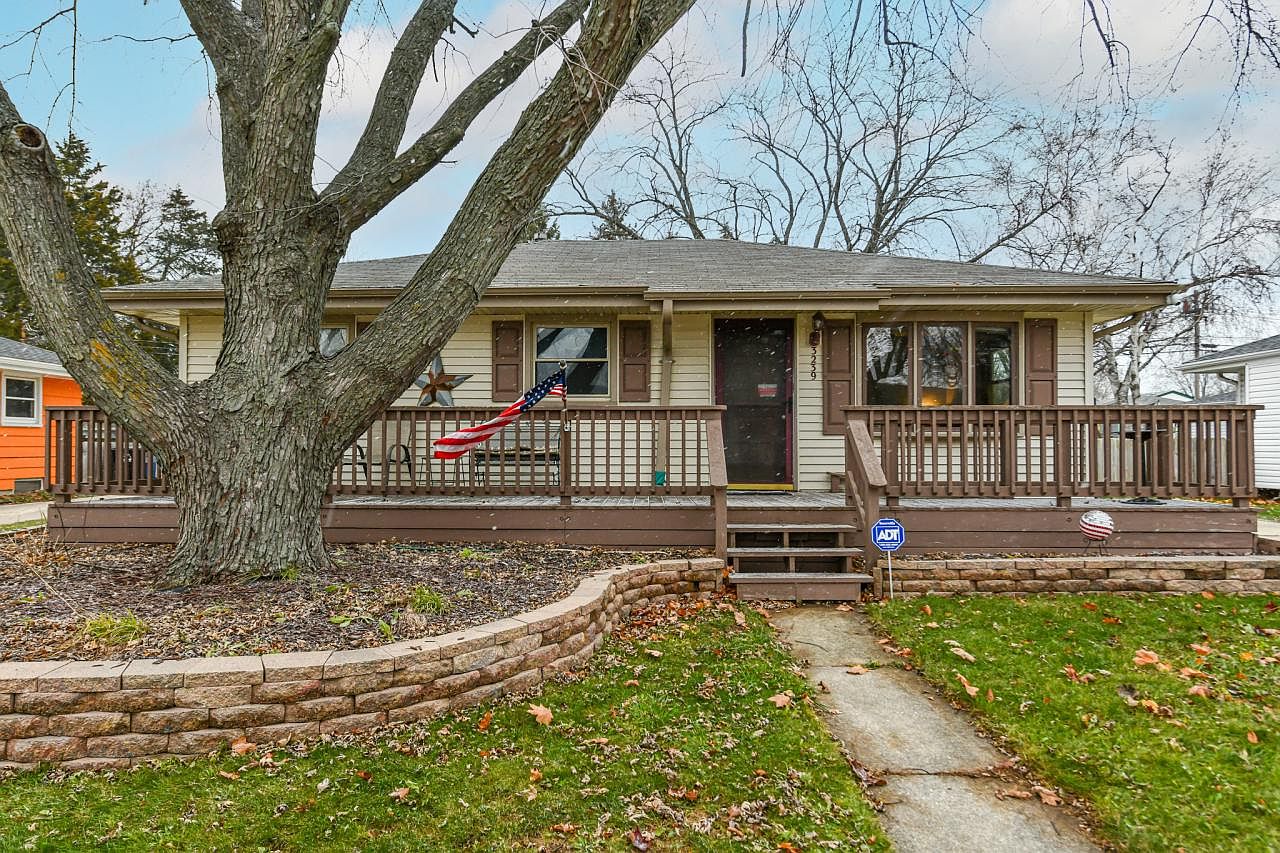 3239 Debra Ln, Racine, WI 53403 Zillow