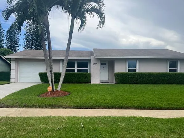 132 Bobwhite Rd, Royal Palm Beach, FL 33411
