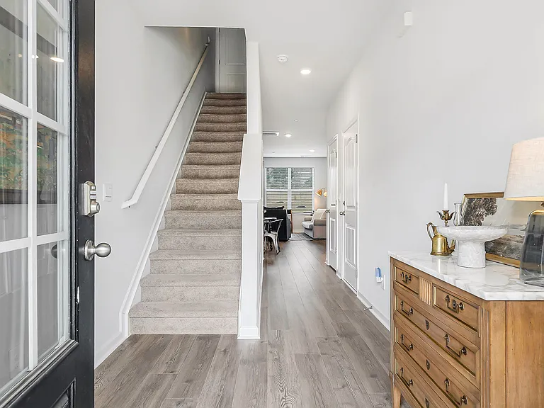 212 Dale Mires Ln — Photo 2