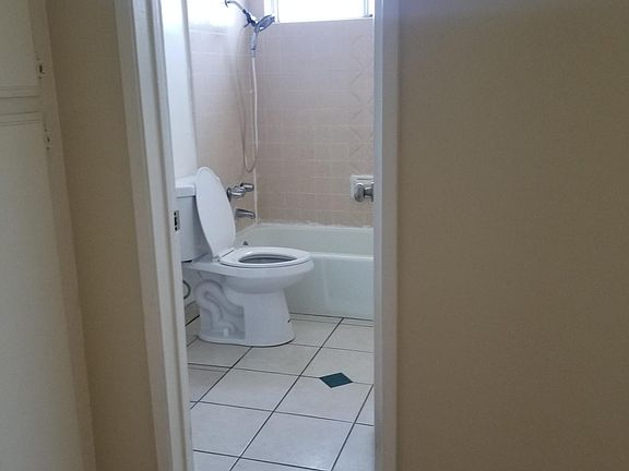 5th image of 13922 Yukon Ave APT 13