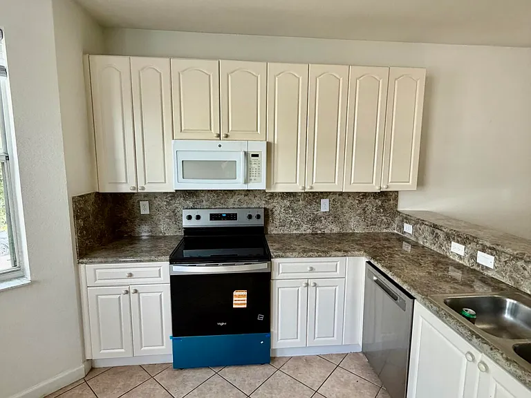 3004 Shoma Dr — Photo 11
