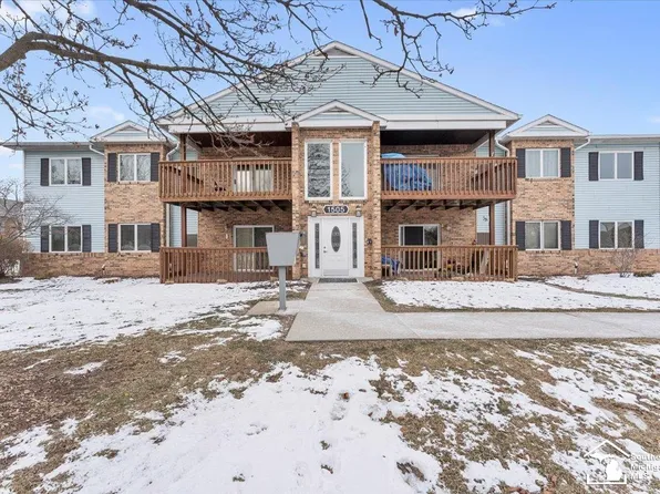 1505 Harbour Ct APT 61, Trenton, MI 48183