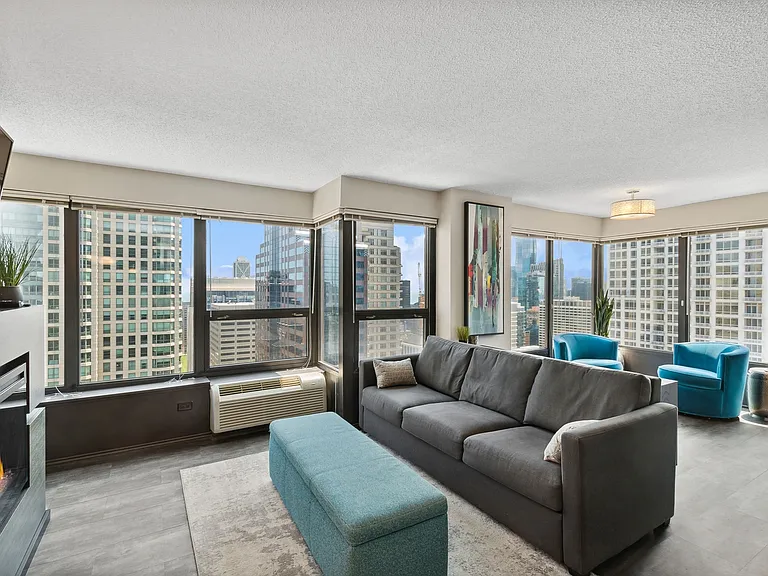 30 E Huron St #3802 — Photo 4
