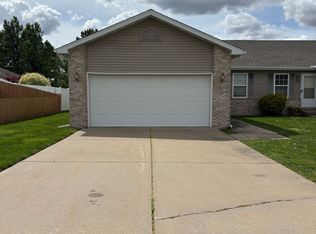 1907 Plover Rd, Springfield, IL 62711