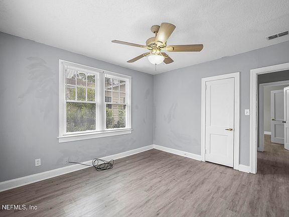 13th image of 1585 W 15TH Street