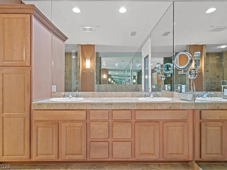 360 E Desert Inn Rd #407 — Photo 26