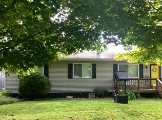 9490 Denton Hill Rd, Fenton, MI 48430