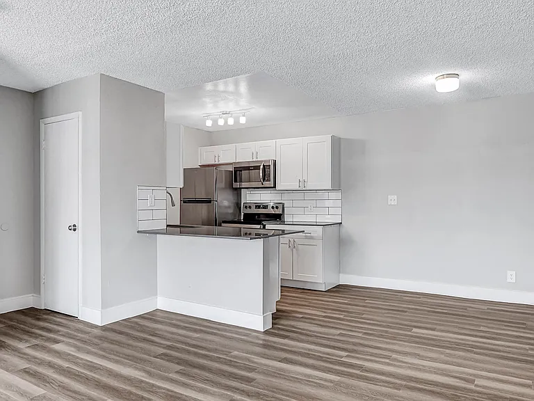 3600 University Center Dr — Photo 4