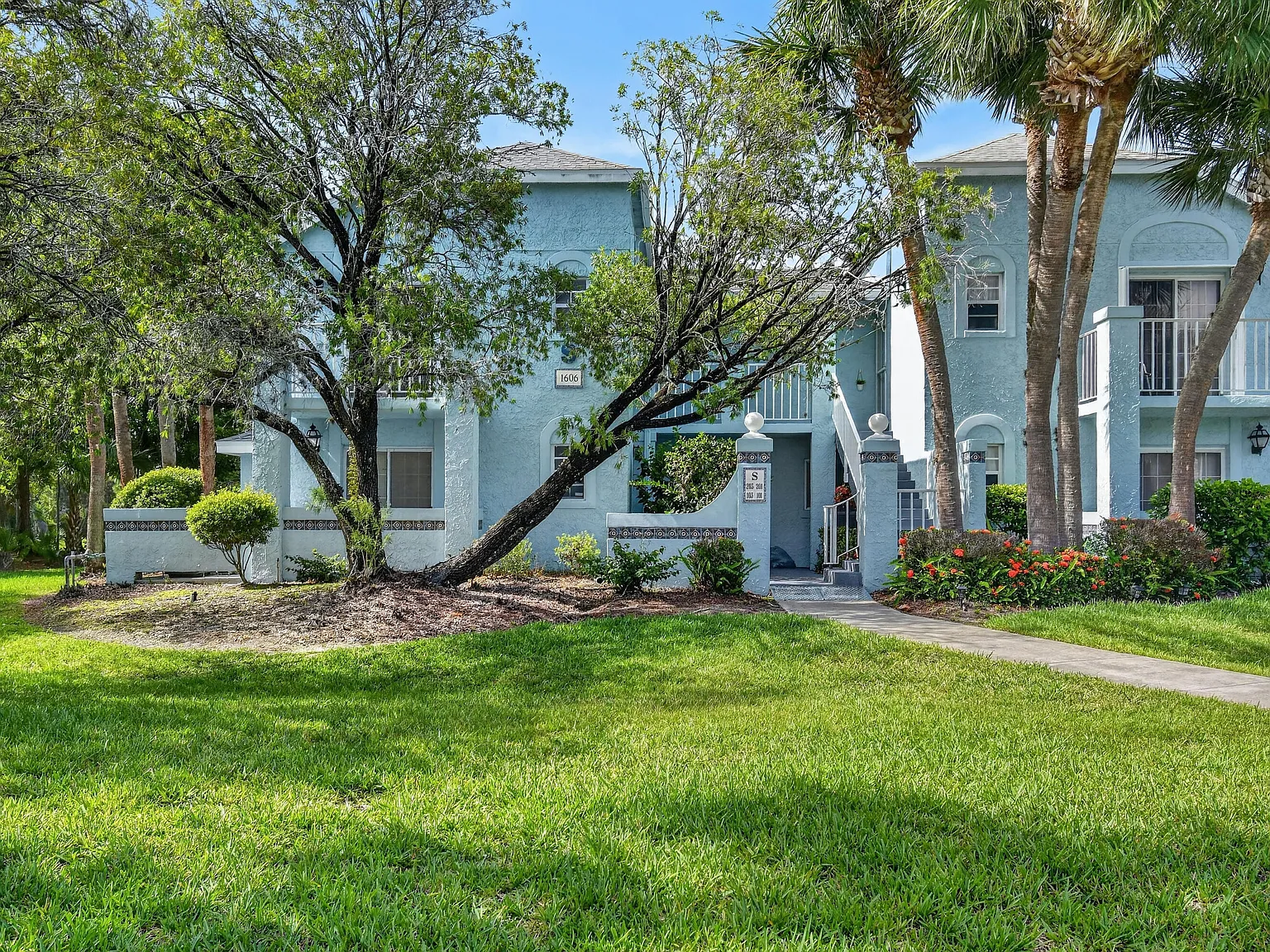 2 bed, 2.0 bath, 874 sqft, $1,850 — Photo 1