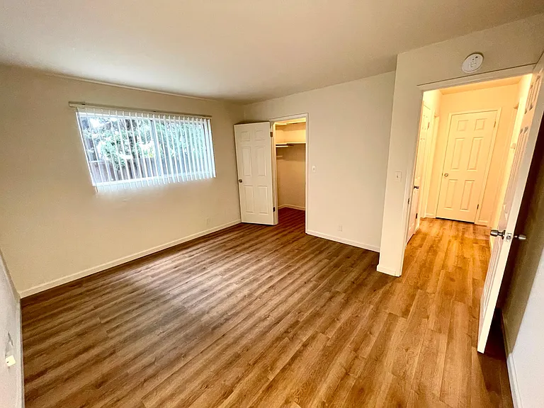 21000 Baker Rd #20 — Photo 6