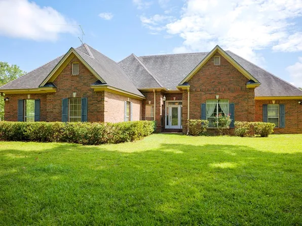 498 Nichols Ln, Hahira, GA 31632
