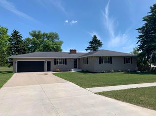 3502 River Dr S, Fargo, ND 58104