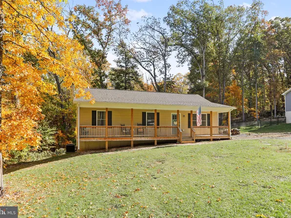 530 Bunny Ln, Harpers Ferry, WV 25425
