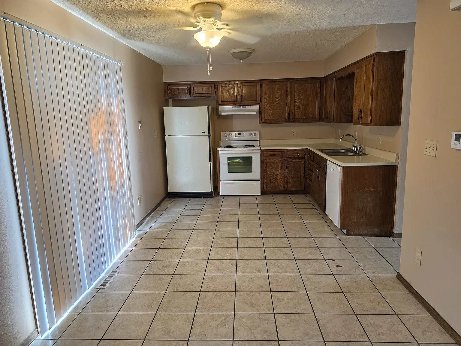 2 bed, 1200 sqft, $1,100 — Photo 2