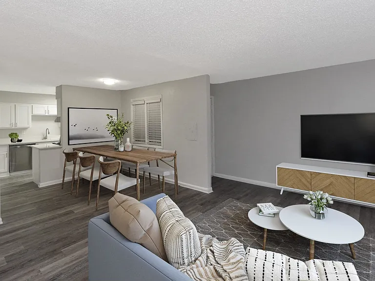 Cedarwood Apartments — Photo 5