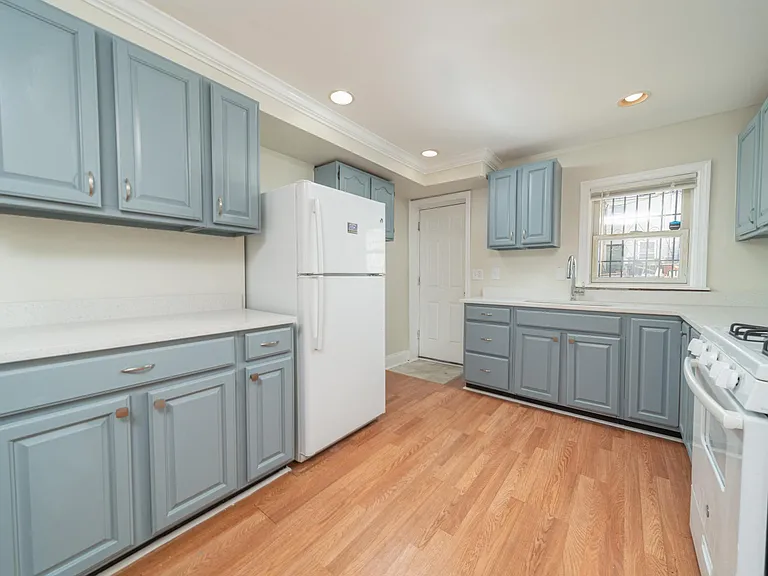 1170 Washington Blvd — Photo 5