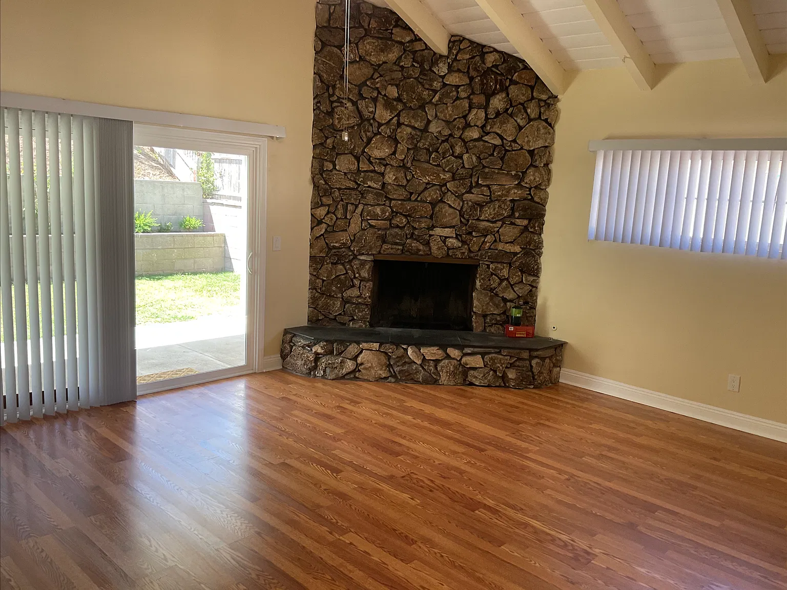 3 bed, 1692 sqft, $5,400 — Photo 3