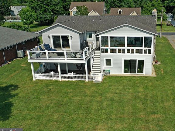 3rd image of 308 Beachside Dr