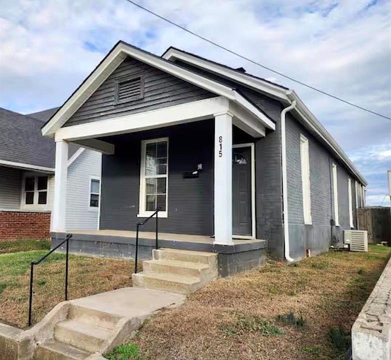 1st image of 815 Allen St