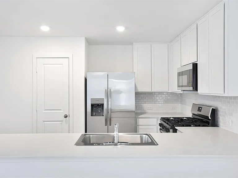 245 Douglas Hills Dr — Photo 11
