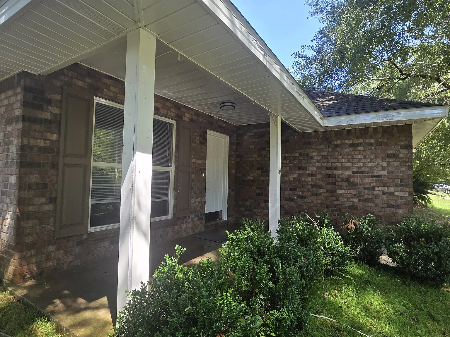 3 bed, 1320 sqft, $1,700 — Photo 2