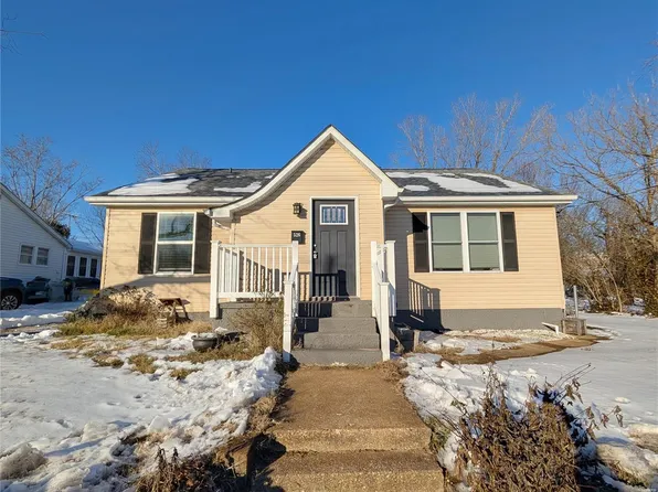 526 W Saint Louis St, De Soto, MO 63020