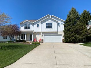 1387 Stoney Lake Dr, Holland, MI 49424