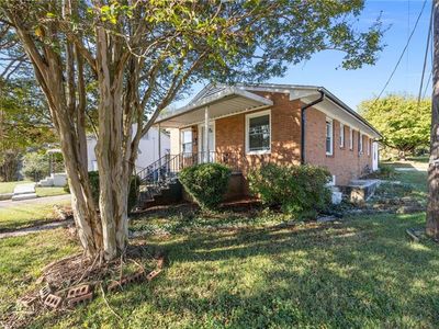 3734 Carver School Rd, Winston Salem, NC, 27105