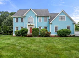 28 Camelot Dr, Shrewsbury, MA 01545