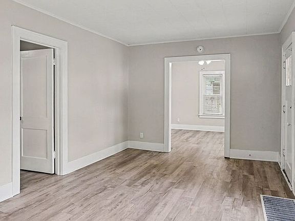 4th image of 630 Dayton Ave