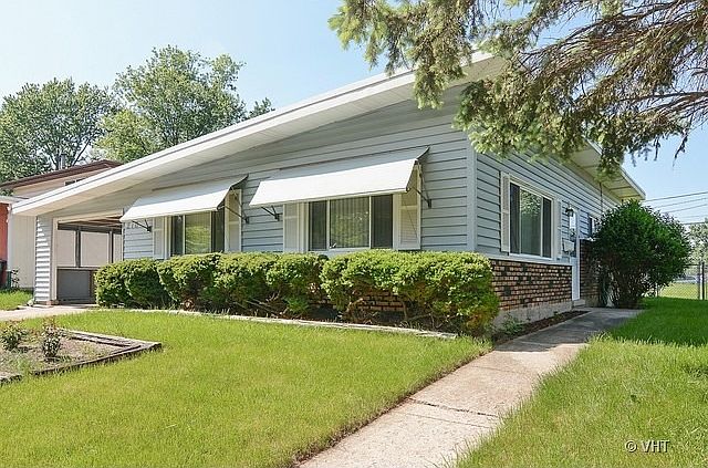 1st image of 210 Shabbona Dr