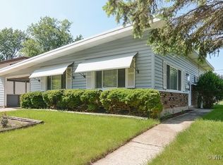 210 Shabbona Dr, Park Forest, IL 60466