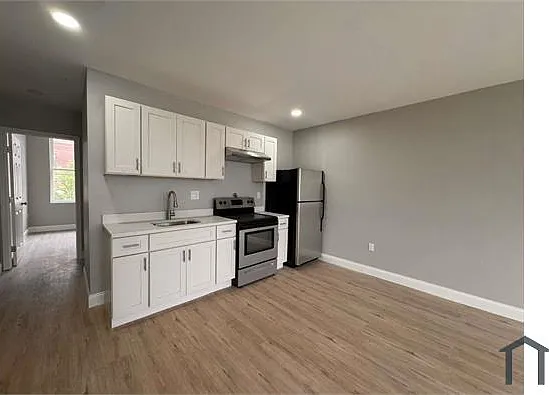 2105 Maryland Ave — Photo 5