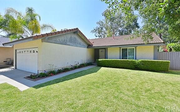 3rd image of 1160 Avenida Loma Vis