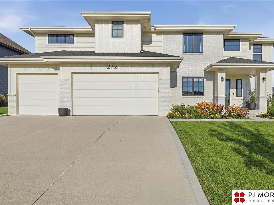 1st image of 2721 N 182nd Ave