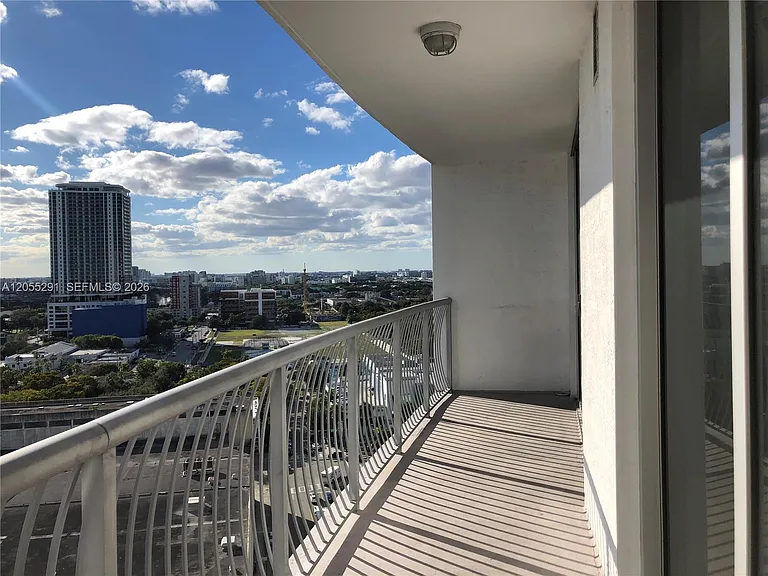 1750 N Bayshore Dr #2012 — Photo 2