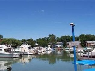 2192 N Carriage Ln APT 9, Port Clinton, OH 43452
