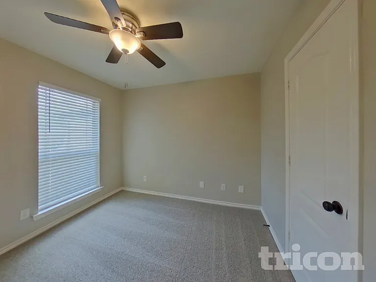 108 Parkwood Ct — Photo 11