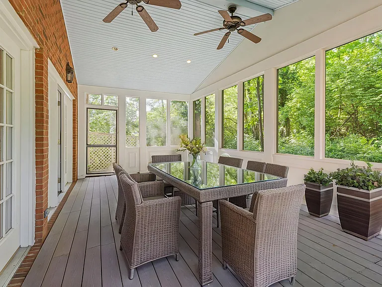 604 Clayborne Ct — Photo 18